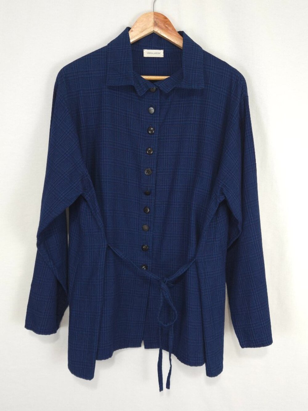 Krista Larson Women's Navy Plaid Button Front Tunic Top